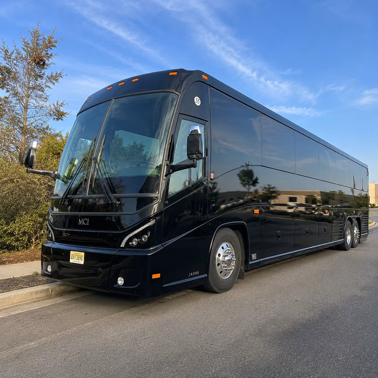 charter buses for ski resort trips from lakewood to vail breckenridge and beyond
